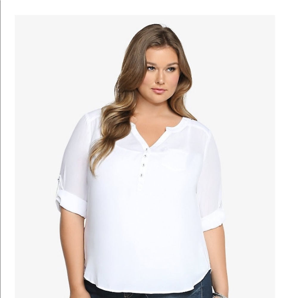 Torrid White  size 3 top ☀️like NEW☀️ wore 1x
